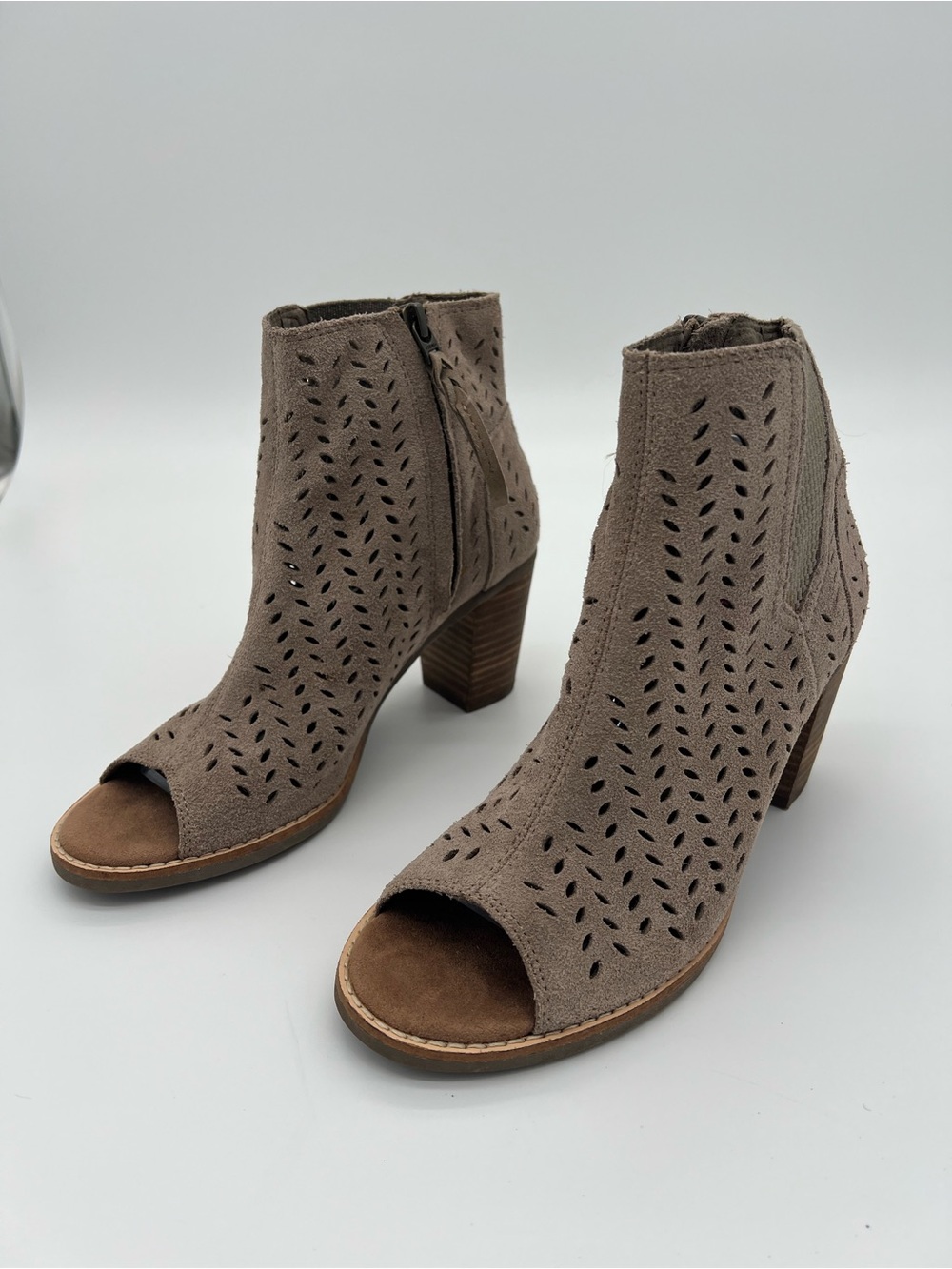 Toms Taupe Perforated Open-Toe Ankle Booties size 6